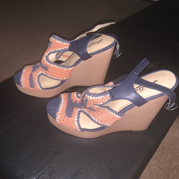 Lucky Brand Wedge Sandals - Picture 2 of 5